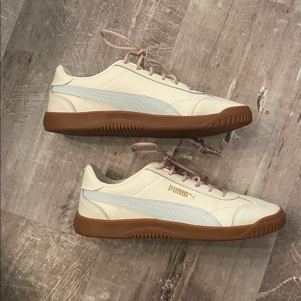 Womens Puma Shoes - Picture 3 of 8